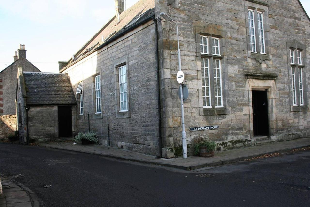 Remarkable 2-Bed Apartment In Culross Exterior photo