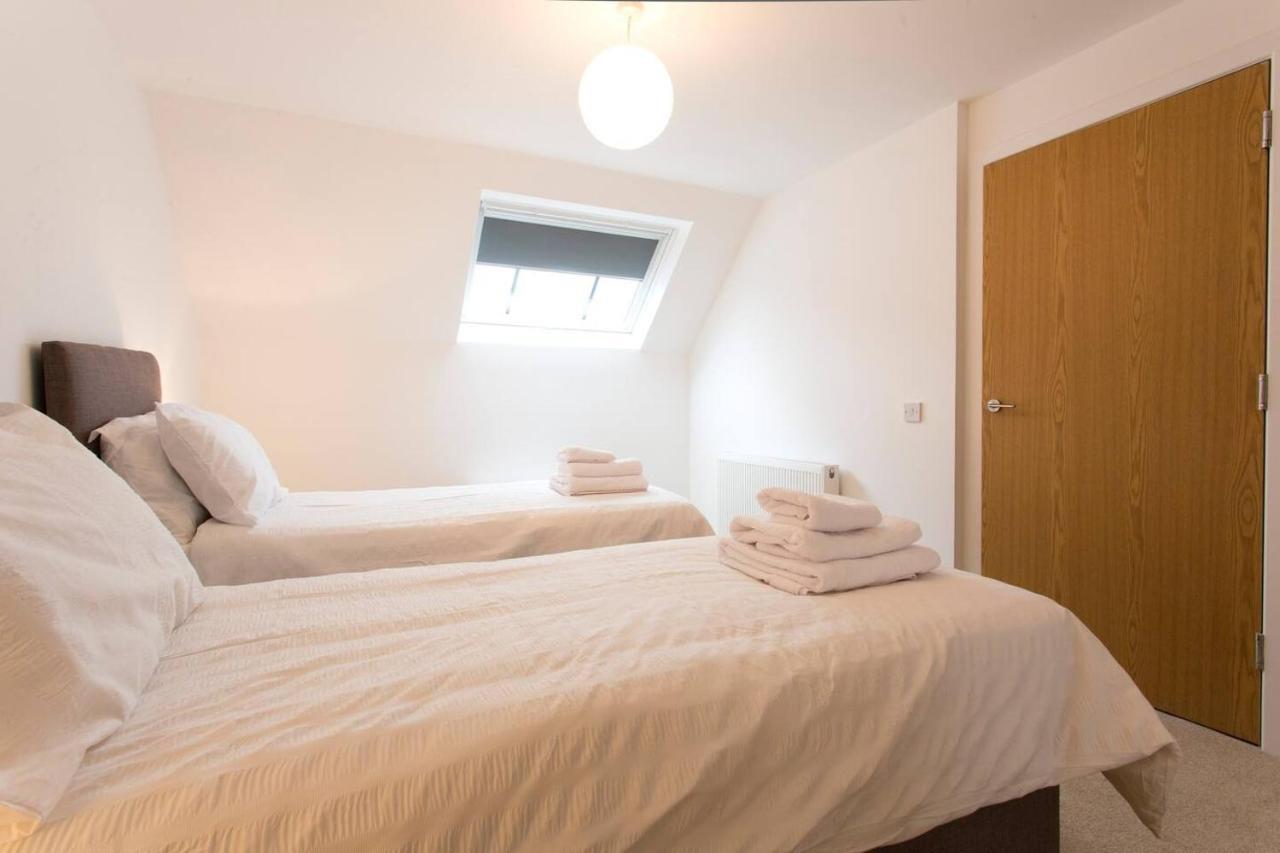 Remarkable 2-Bed Apartment In Culross Exterior photo